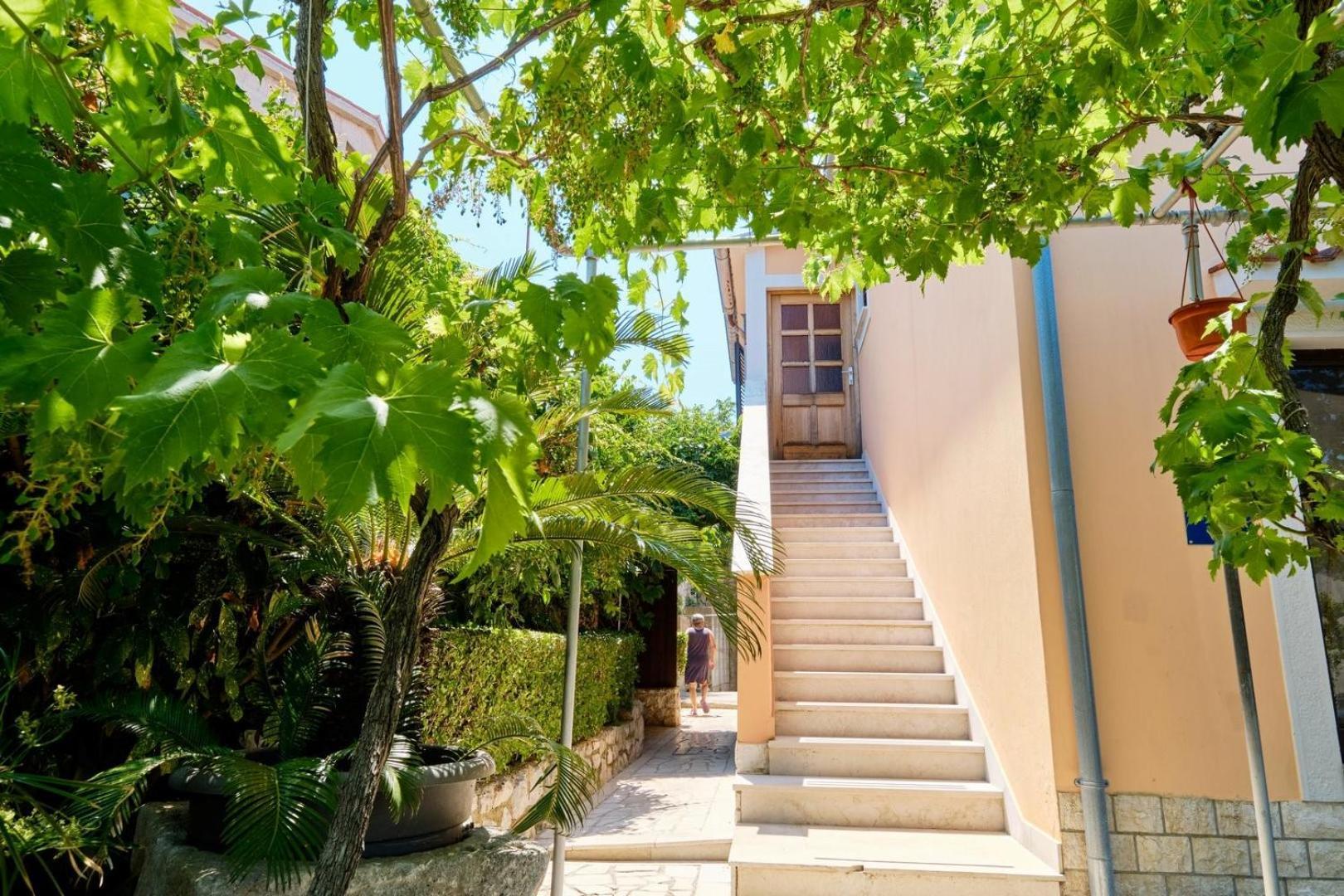 Apartments Ady مالي لوشينغْ المظهر الخارجي الصورة